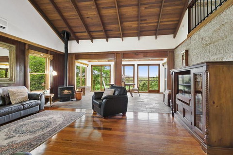 CHRISTOPHERS COTTAGE - Sunshine Coast Tourism 3