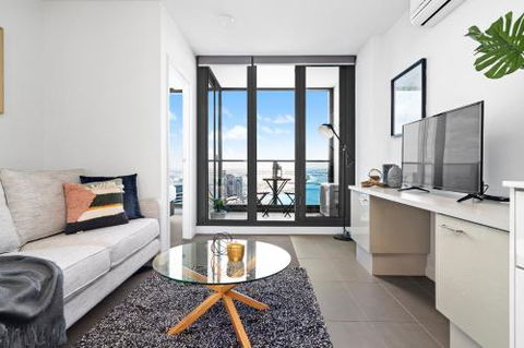 Complete Host Hudson Apartments - Sunshine Coast Tourism 1