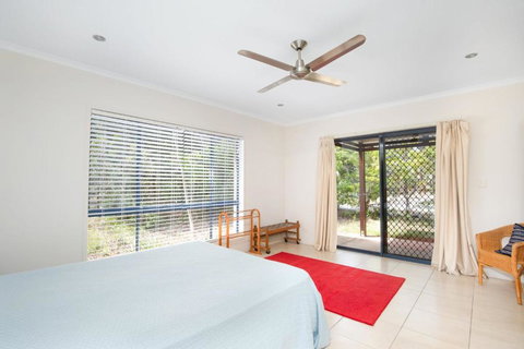 18 Naiad Court Rainbow Shores Modern Beach House Walk To Beach - Sunshine Coast Tourism 2