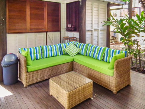 Palm Cove Beach Retreat - Holiday Sunshine Coast 1