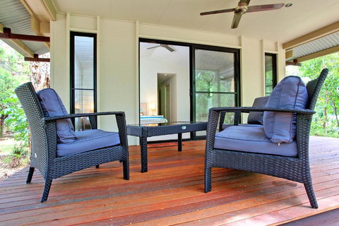 6 Orania Court Rainbow Shores Absolutely Gorgeous Beach Side Property Within 200 Metres Walk To The Beach - Holiday Sunshine Coast 4