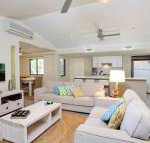 6 Orania Court Rainbow Shores Absolutely gorgeous beach side property within 200 metres walk to the beach - Sunshine Coast Tourism