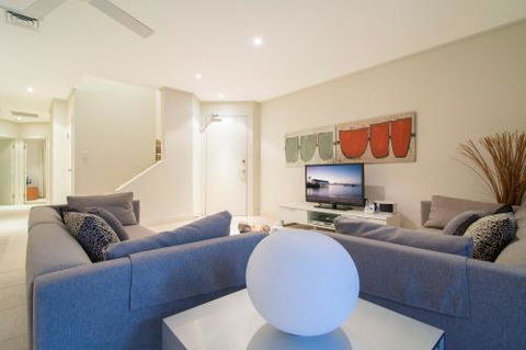 Villa Del Mar Port Douglas - Sunshine Coast Tourism 3
