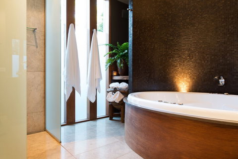 Hepburn Spa Pavilions - Holiday Sunshine Coast 1