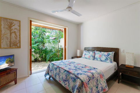 Balinese Beachfront Villa - Sunshine Coast Tourism 4