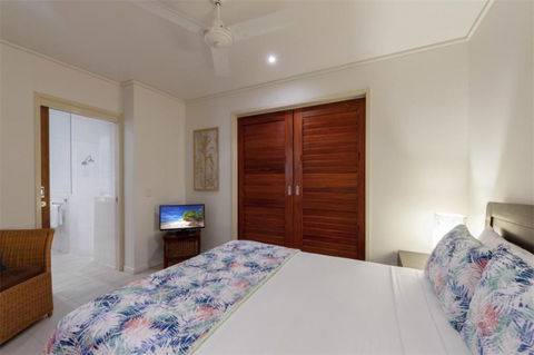Balinese Beachfront Villa - Sunshine Coast Tourism 6
