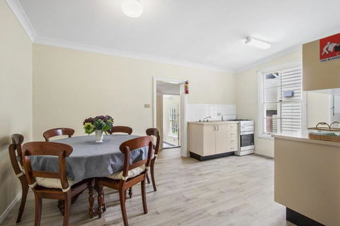THE TEACHERS COTTAGE - Sunshine Coast Tourism 1