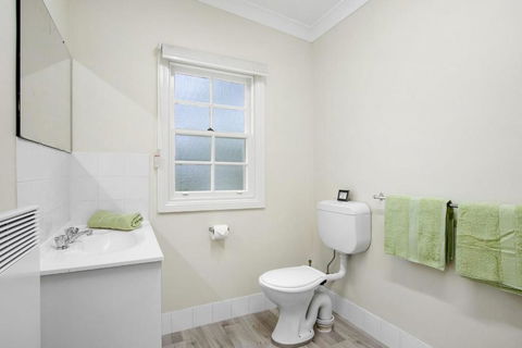 THE TEACHERS COTTAGE - Sunshine Coast Tourism 2