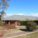 Gundaroo Manor Bed & Breakfast - Holiday Sunshine Coast 0