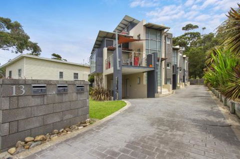 Mollymook Townhouse Shepherd Street 3 / 13 - Sunshine Coast Tourism 2