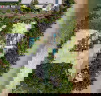 Belle Escapes - Sapphire Suite Absolute Beachfront Alamanda Resort 17