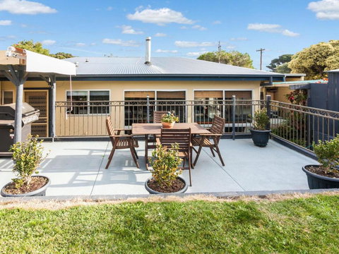 OCEAN SOUNDS Anglesea - Holiday Sunshine Coast 2