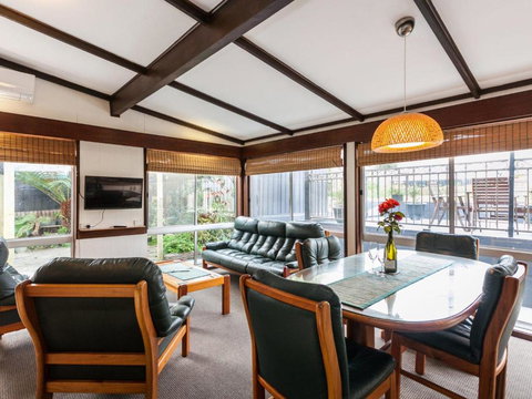 OCEAN SOUNDS Anglesea - Holiday Sunshine Coast 4