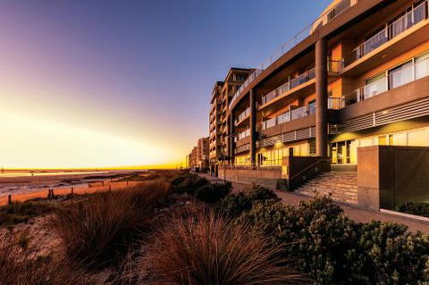 Apartments At 16 Holdfast - Holiday Sunshine Coast 0