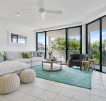 Sunny  spacious Sunshine Beach - Holiday Sunshine Coast
