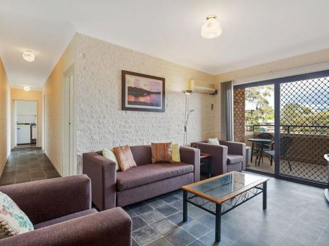 Apollo Unit 14 - Sunshine Coast Tourism 1