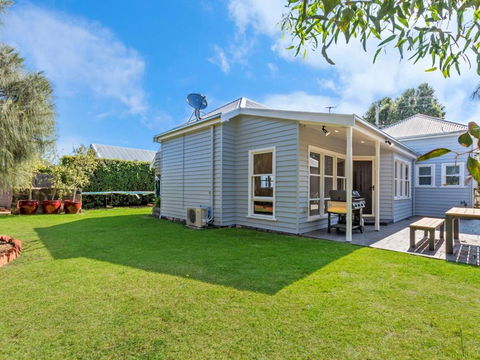 Red Door At Wishart - Sunshine Coast Tourism 5