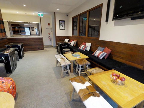 Apartment 5 The Stables Perisher - Holiday Sunshine Coast 2