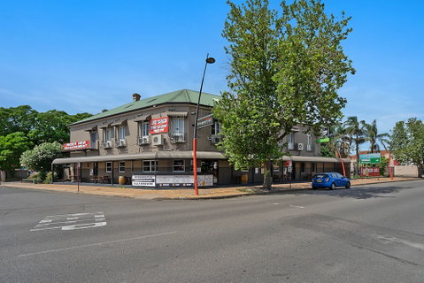 Imperial Hotel Singleton - Sunshine Coast Tourism 1