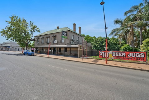 Imperial Hotel Singleton - Sunshine Coast Tourism 2