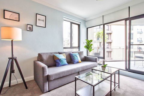 Apartment CBD Jones Bay - Holiday Sunshine Coast 1