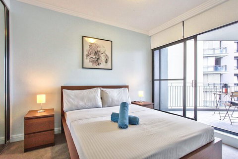 Apartment CBD Jones Bay - Holiday Sunshine Coast 3