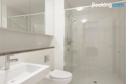 SKY GARDENS SUNSET RIVER VIEW NETFLIX WINE PARKING - Sunshine Coast Tourism 2