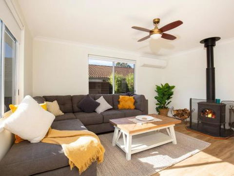 Pagoda Culburra Beach - Holiday Sunshine Coast 0