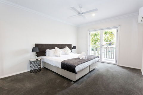 Wagga Apartments 5 - Holiday Sunshine Coast 4