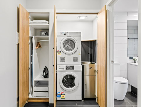 Avenue Motel Apartments - Holiday Sunshine Coast 5