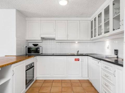 EAST COAST ESCAPES Byron Beachfront - Holiday Sunshine Coast 2