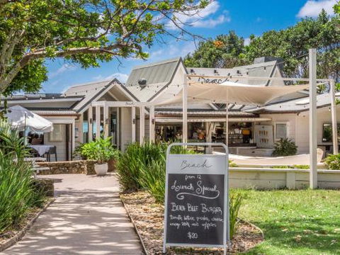 EAST COAST ESCAPES Byron Beachfront - Holiday Sunshine Coast 3