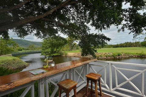 Seascape Holidays â€“ 3 Reef Terraces On St Crispins - Sunshine Coast Tourism 0