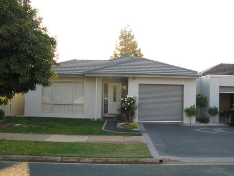 The Villa Kyabram - Holiday Sunshine Coast 3