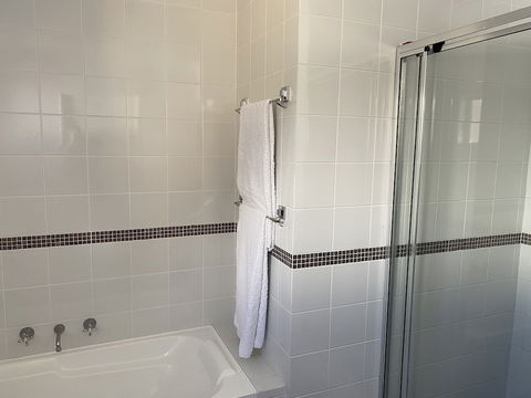 Seaview Apartment - Sunshine Coast Tourism 1