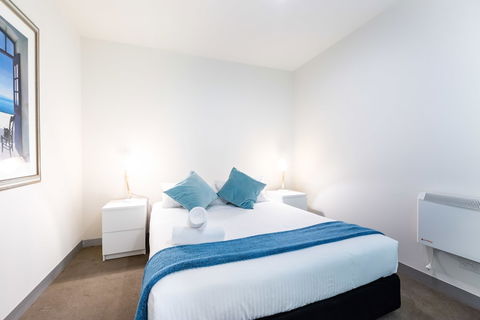 Raphael, 2BDR Carlton Apartment - Holiday Sunshine Coast 1