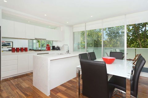 Apartment On Broadway - Holiday Sunshine Coast 2