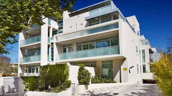Apartment On Broadway - Holiday Sunshine Coast 5
