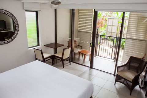 Sea Temple - 160 Luxury Swimout - Sunshine Coast Tourism 5