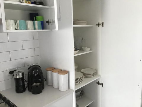 Discover Beach Retreat - Sunshine Coast Tourism 4