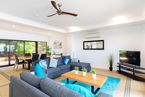 Absolute Airlie Airlie Beach - Holiday Sunshine Coast 1