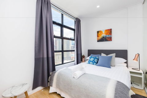 ROLAND, 1BDR Melbourne Apartment - Sunshine Coast Tourism 1