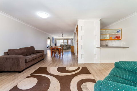 Great Location Close To Waterfront Shops Restaurants & Cafes. - Sunshine Coast Tourism 6