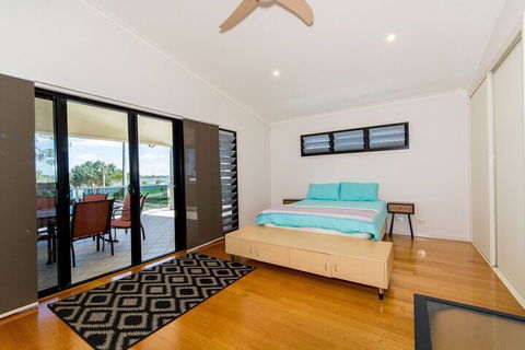 Magical Holiday Home Welsby Pde Bongaree - Sunshine Coast Tourism 3