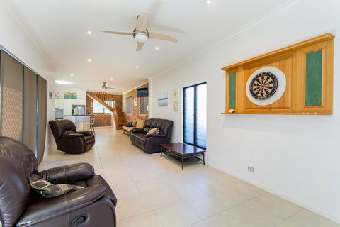 Magical Holiday Home Welsby Pde Bongaree - Sunshine Coast Tourism 7