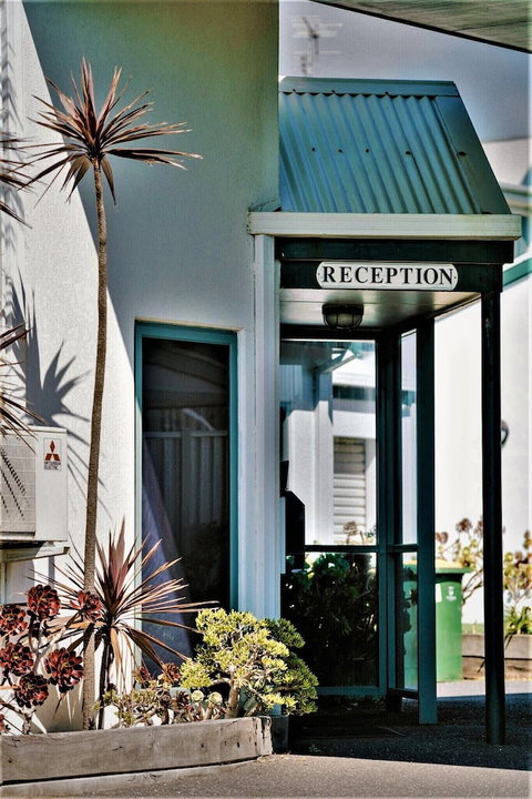Coastal Motel - Holiday Sunshine Coast 1