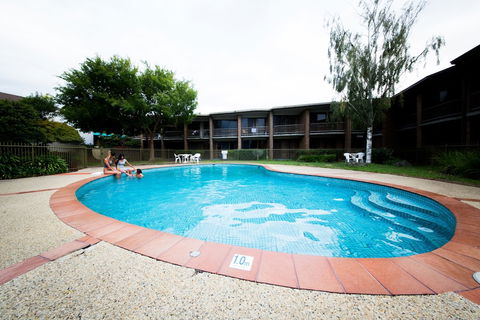 Sandown Regency - Sunshine Coast Tourism 0