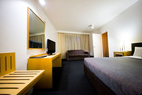 Sandown Regency - Sunshine Coast Tourism 4