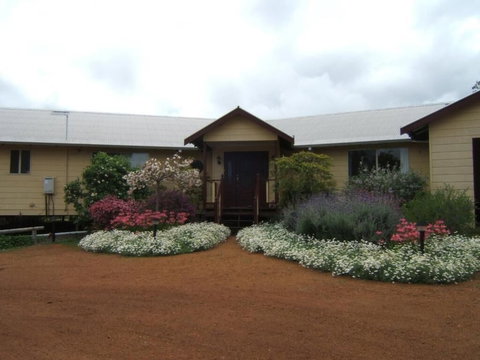 Shambhala Guesthouse - Holiday Sunshine Coast 1