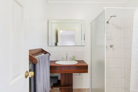 Shambhala Guesthouse - Holiday Sunshine Coast 3